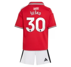Manchester United Šeško 30 Dječji Domaći Kit 2026/27 Manchester United Šeško 30 Dječji Domaći Kit 2026/27