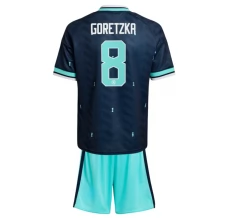 Njemačka Goretzka 8 Dječji Gostujući Kit Svjetsko Prvenstvo 2026